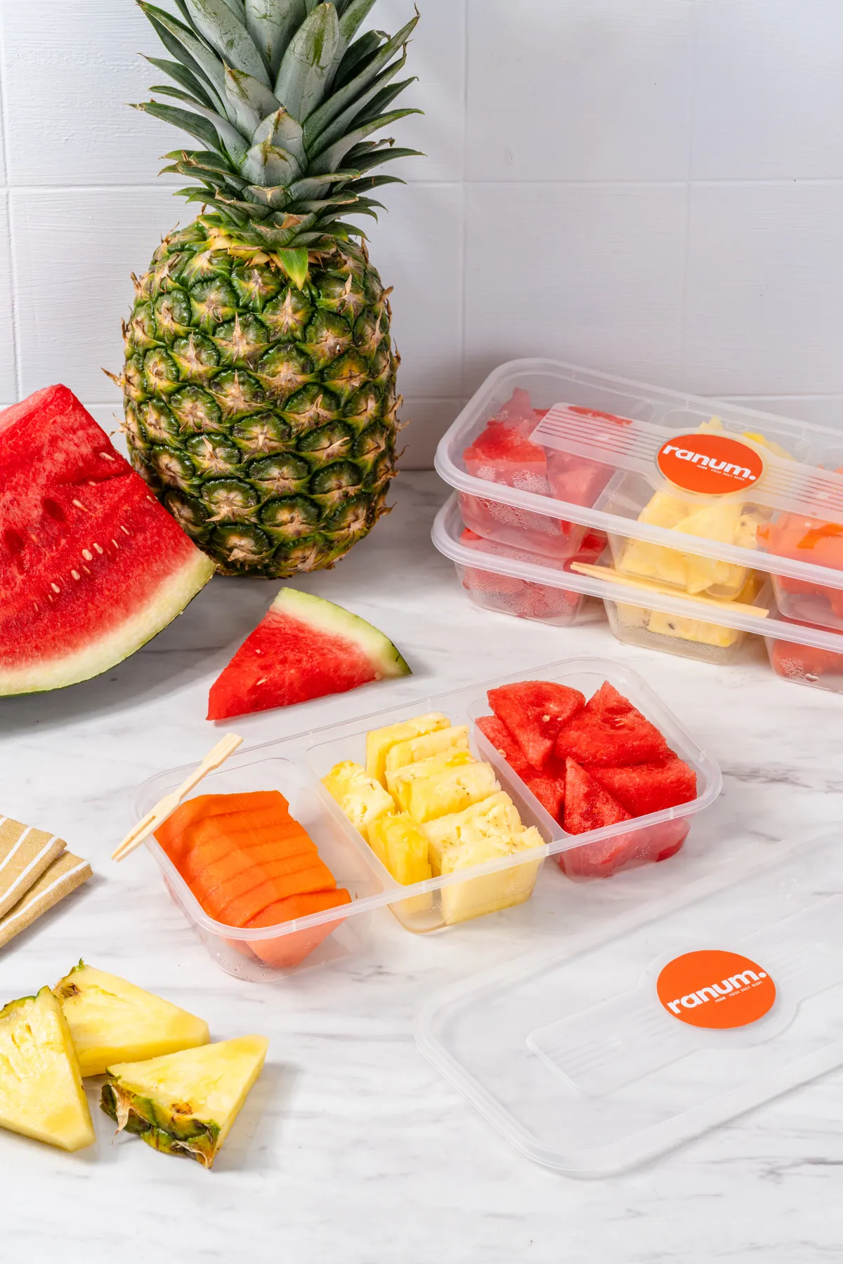 Box buah potong Senin: Semangka, Pepaya, Nanas
